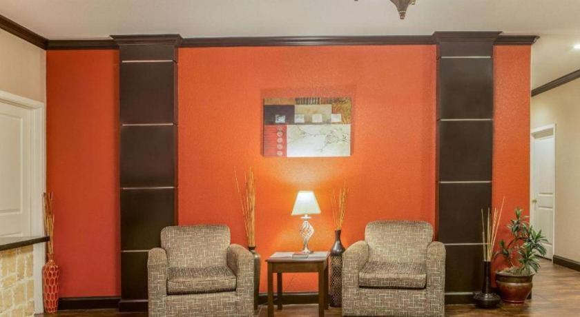 Super 8 By Wyndham Mansfield La Hotel Exterior photo